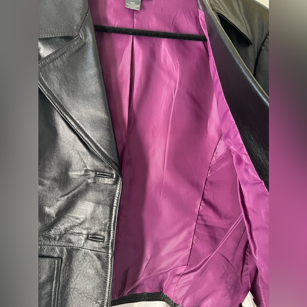Leather jacket - Picture 4 of 9